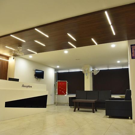 Hotel Savera Inn Morbi Εξωτερικό φωτογραφία