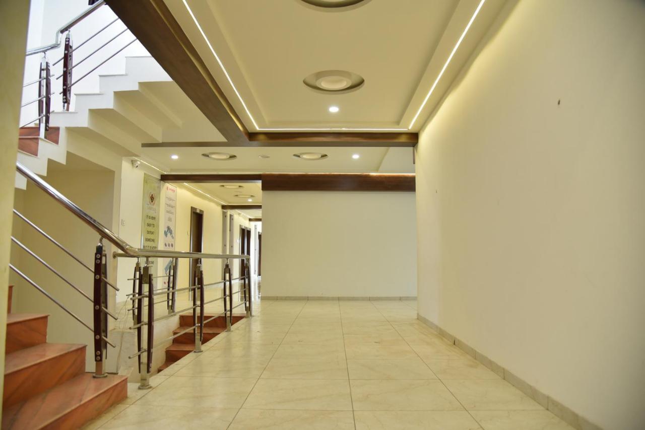 Hotel Savera Inn Morbi Εξωτερικό φωτογραφία