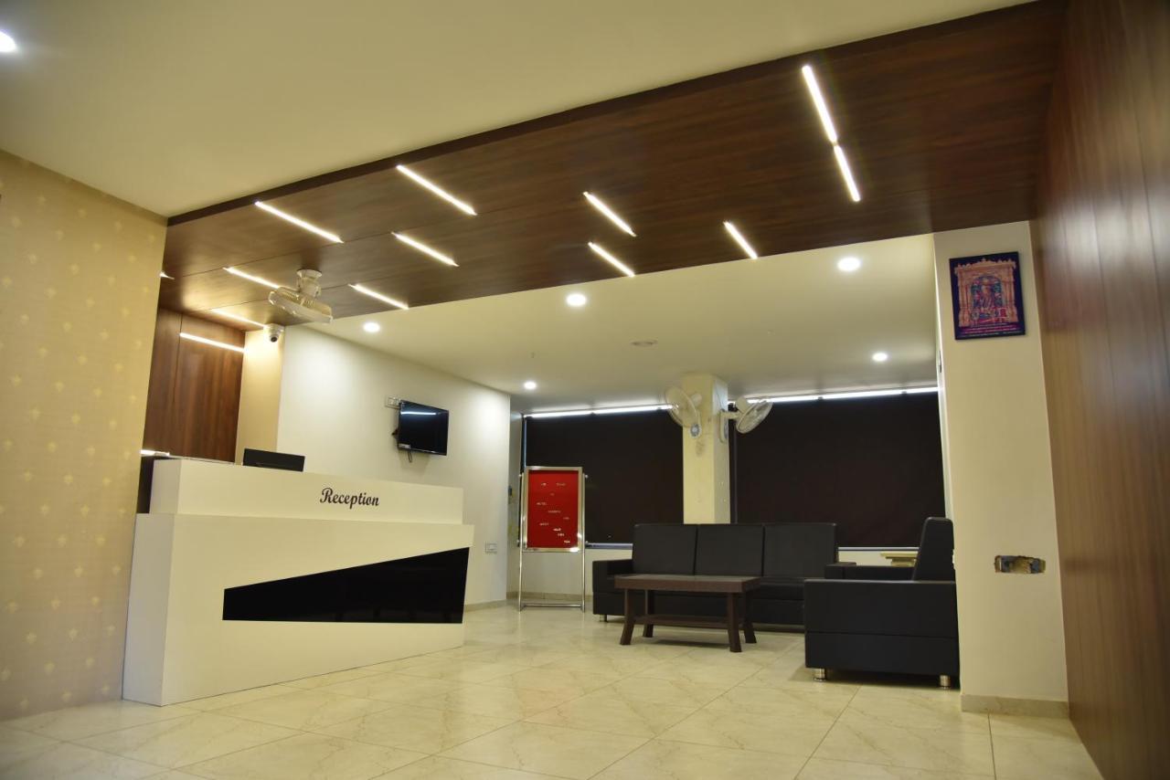 Hotel Savera Inn Morbi Εξωτερικό φωτογραφία