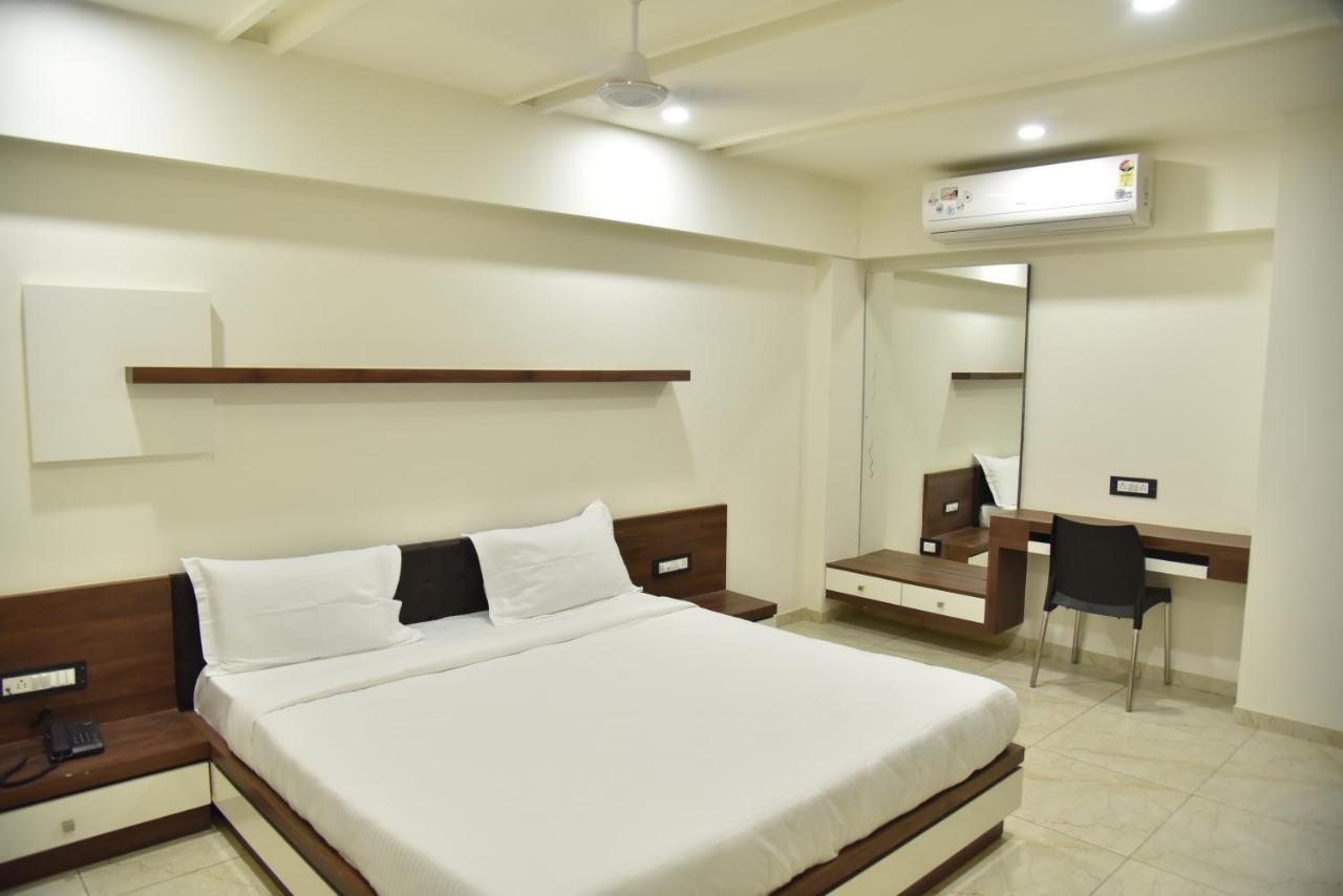 Hotel Savera Inn Morbi Εξωτερικό φωτογραφία