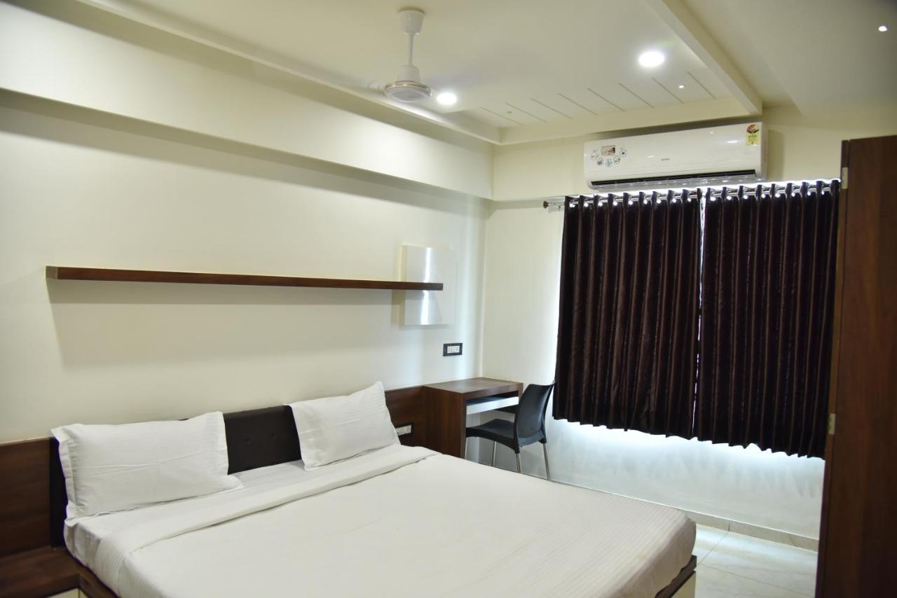Hotel Savera Inn Morbi Εξωτερικό φωτογραφία