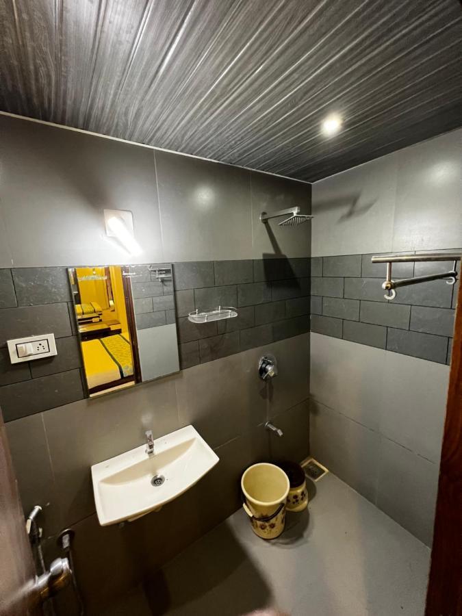 Hotel Savera Inn Morbi Εξωτερικό φωτογραφία