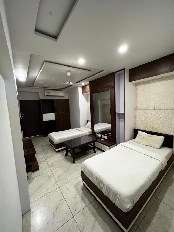 Hotel Savera Inn Morbi Εξωτερικό φωτογραφία