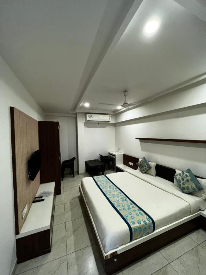 Hotel Savera Inn Morbi Εξωτερικό φωτογραφία