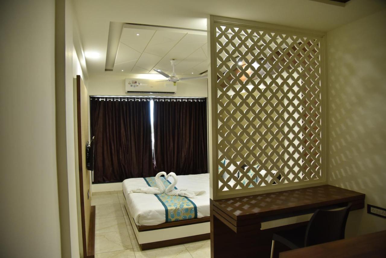 Hotel Savera Inn Morbi Εξωτερικό φωτογραφία