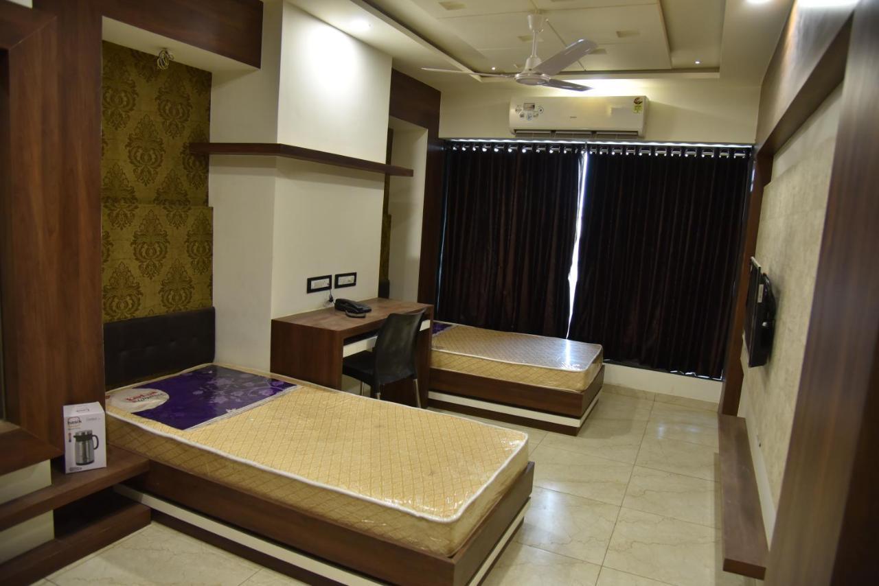 Hotel Savera Inn Morbi Εξωτερικό φωτογραφία